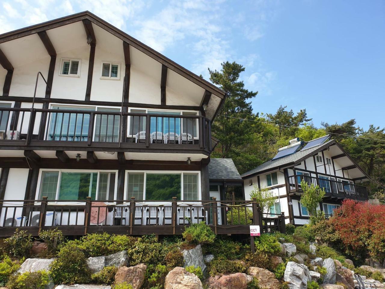 Tongyeong Yehyang Pension Exteriör bild